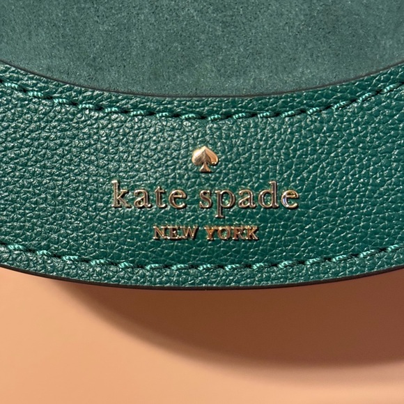 [SOLD] Kate Spade Green Crossbody Bag - Picture 3 of 9